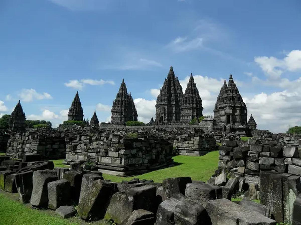 Backpacker Pemula? Ini Destinasi di Pulau Jawa yang Harus Kamu Kunjungi