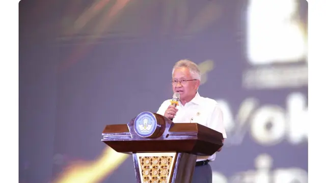 Mendikti Saintek Satryo Soemantri Brodjonegoro buka suara usai sejumlah pegawai ASN bawahannya melakukan demo.