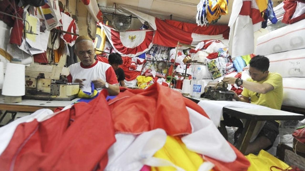 Jelang 17 Agustus, pengrajin bendera panen order