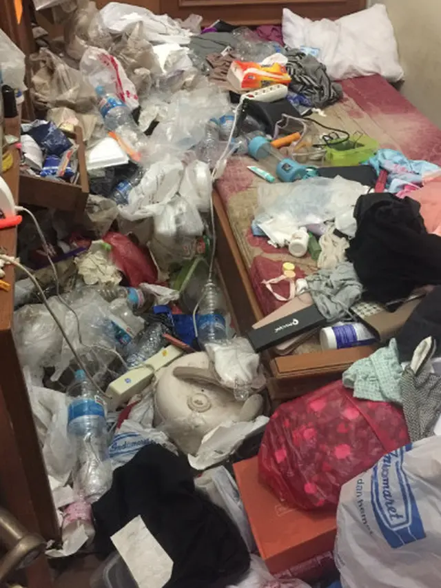 Cewek Ini Kaget Temukan Kamar Teman Kosnya Penuh Sampah, Warganet: Itu Gangguan Kejiwaan