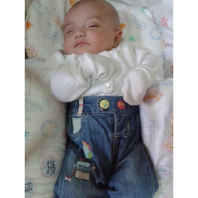 Super Stylish Arsy Hermansyah Masih Bayi Sudah Pakai High Heels Dan Jeans Fashion Fimela Com