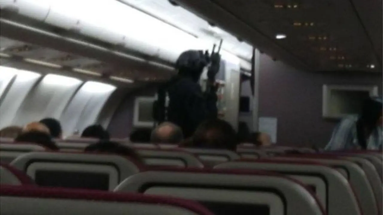 Penumpang Paksa Masuk ke Kokpit, Malaysia Airlines Putar Balik