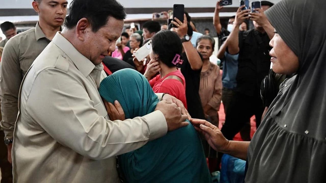 Prabowo tinjau pengungsian korban banjir sumatera