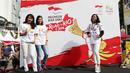 Atlet Voli Komang, Asih dan Mutiara turut meramaikan  kampanye Indonesia Bisa Emas, Road to Rio 2016 di Senayan, Jakarta, Minggu (20/3/2016). (Bola.com/Nicklas Hanoatubun)
