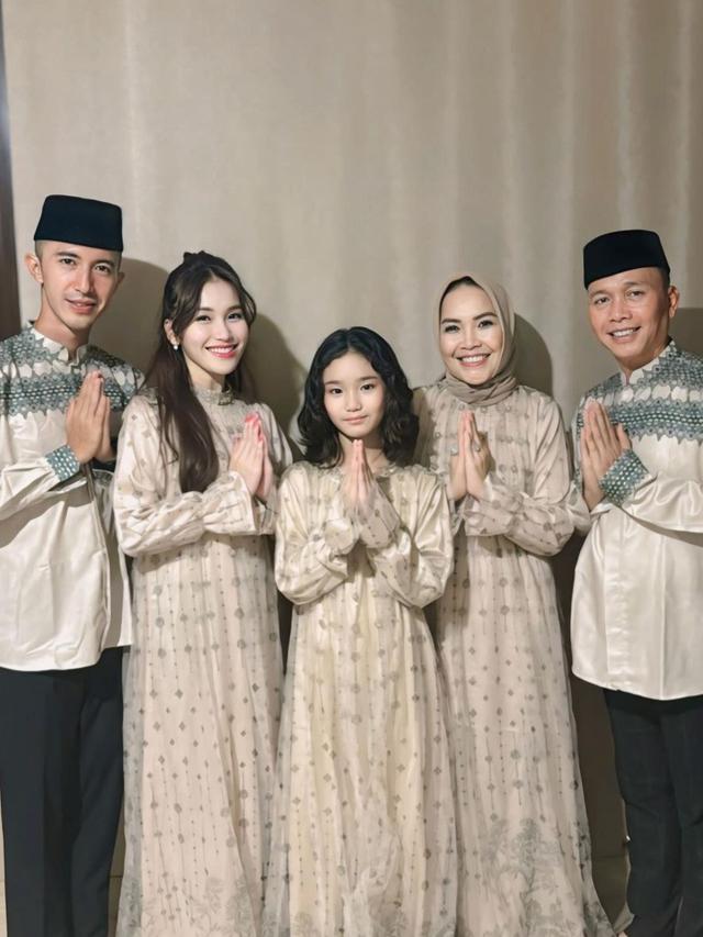 Ayu Ting Ting dan Bilqis bareng Fardhana