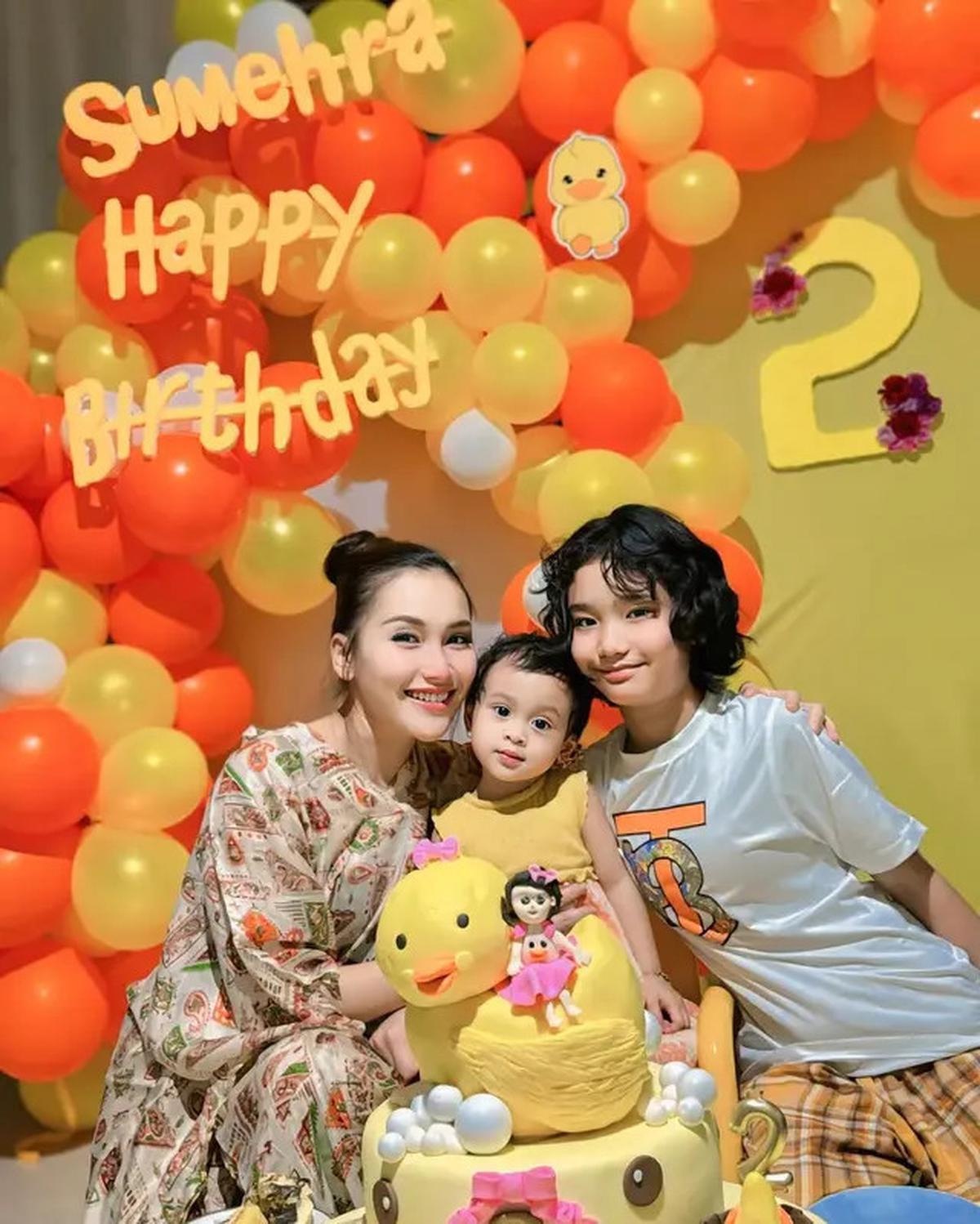 6 Potret Ultah ke-2 Sumehra Keponakan Ayu Ting Ting, Ungkap Rindu Sang Adik