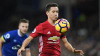 Ander Herrera memiliki jiwa pemimpin saat berada dilapangan hal tersebut terbukti saat momen Herrera menginstruksikan Mikhitaryan untuk masuk ke kotak penalty Ajax pada final Piala Eropa. (AFP/Paul Ellis)
