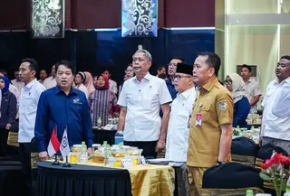 Kementerian Sosial (Kemensos) dan Badan Penyelenggara Jaminan Sosial (BPJS) Kesehatan menandatangani nota kesepahaman atau MoU mengenai Sinergitas Tugas dan Fungsi dalam Bidang Sosial dan Jaminan Kesehatan.