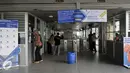 Kini layanan gratis Transjakarta dapat dinikmati warga lanjut usia, penyandang disabilitas, veteran, penerima raskin dan pemegang KTP Kepulauan Seribu, Jakarta, Kamis (6/10). (Liputan6.com/Yoppy Renato)