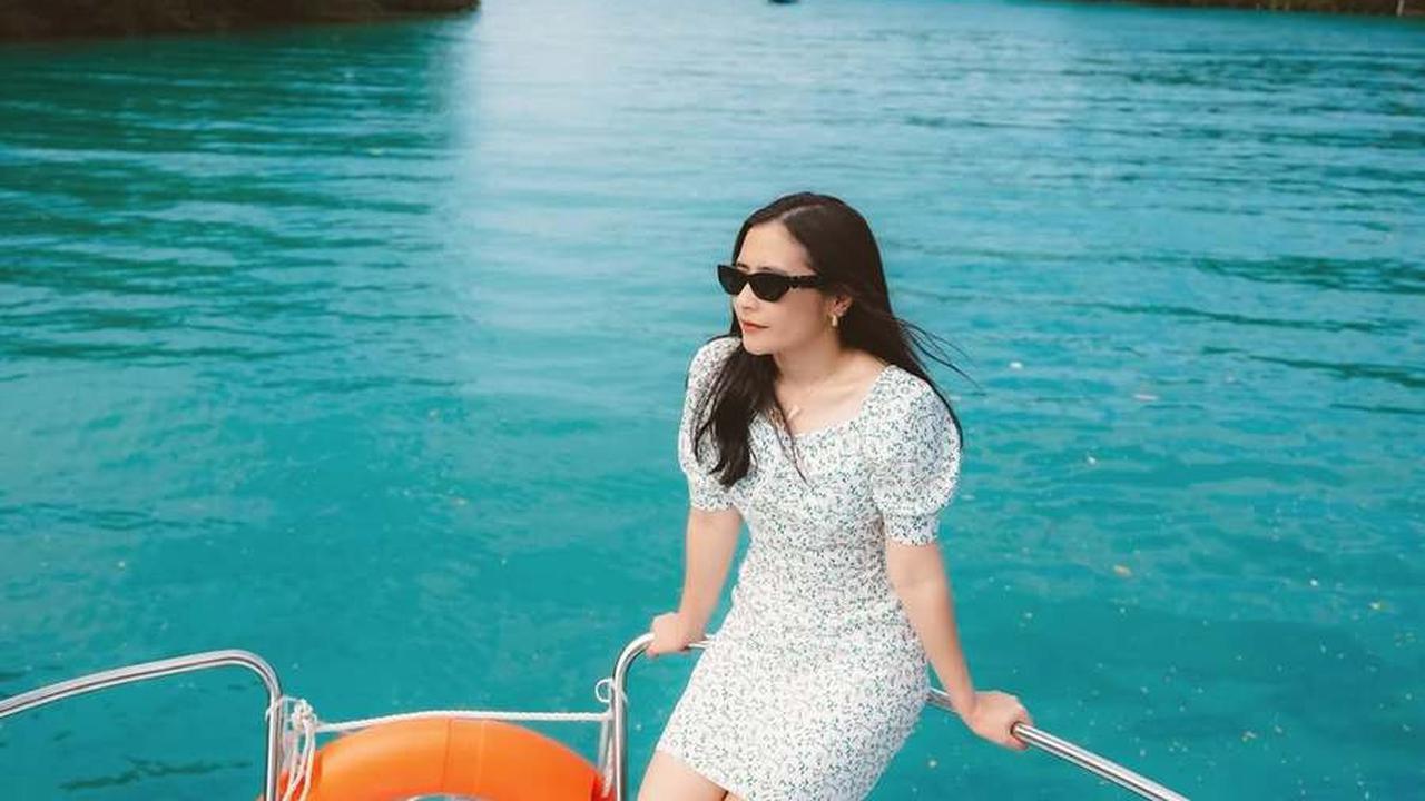 Potret Prilly Liburan Pakai Yacht Mewahnya, Aura Perempuan Sukses Kuat Terpampang Nyata