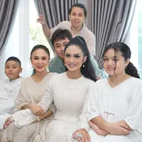 Lebaran di Rumah Krisdayanti (Instagram/yunishara36)