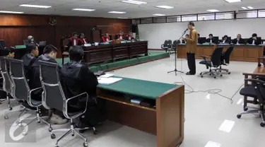 Suasana sidang lanjutan Kasus Penyelenggaran Haji 2010-2013 dengan terdakwa Mantan Mentri Agama, Suryadharma Ali (SDA) di Pengadilan Tipikor, Jakarta, Senin (7/9/2015). Agenda sidang tersebut membacakan eksepsi.(Liputan6.com/Helmi Afandi)