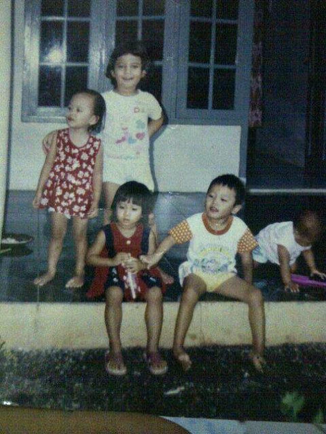 picture Enzy Storia Kecil potret masa kecil enzy storia