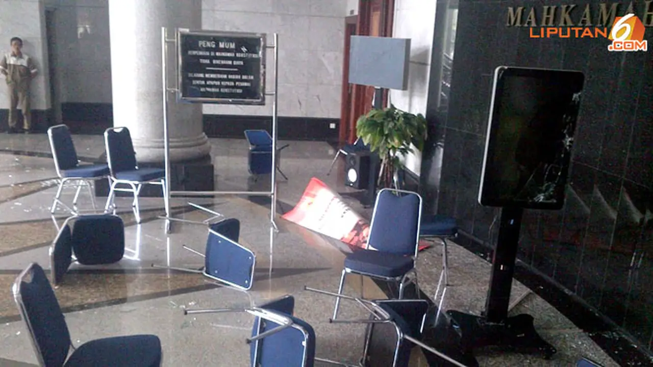 ruang-mk-kacau-131114b.jpg