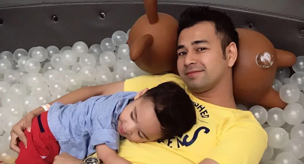 Raffi Ahmad dan Rafathar [foto: instagram/raffinagita1717]