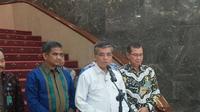 Menteri Ketenagakerjaan Yassierli buka suara terkait OTT KPK yang menyeret Wamenaker Immanuel Ebenezer, di Kantor Kemnaker, Jakarta, Kamis (21/8/2025). (Liputan6.com/Arief)&nbsp;&nbsp;