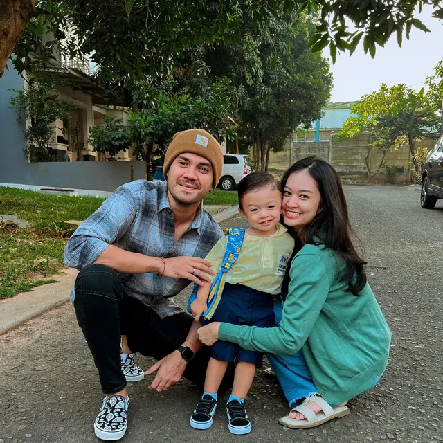 6 Potret Faradilla Yoshi Bareng Anak Kandung dan Sambung, Kasih Sayang Tak Terbagi