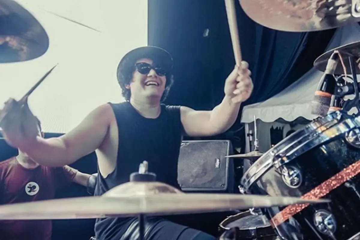 Anton  drumer band J-Rocks Foto Instagram @antonjrocks.kelces