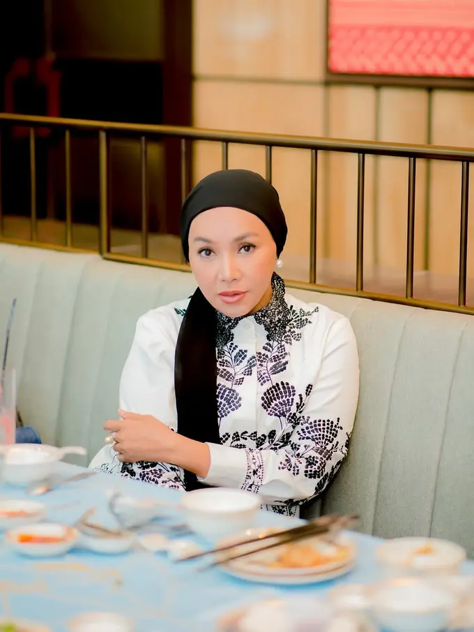 Tanpa Operasi Plastik, Ini Rahasia Kulit Glowing Dewi Gita untuk Atasi Tanda Penuaan