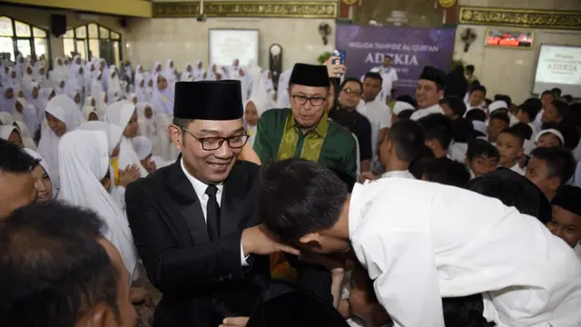 Ridwan Kamil di Masjid Al Muttaqin, Setukpa Lemdiklat Polri, Kota Sukabumi