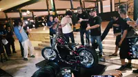 Pameran modifikasi motor, Kustomfest 2022 di Yogyakarta kembali mengadakan tradisi undian berhadiah atau luckydraw bagi pengunjung yang beruntung.