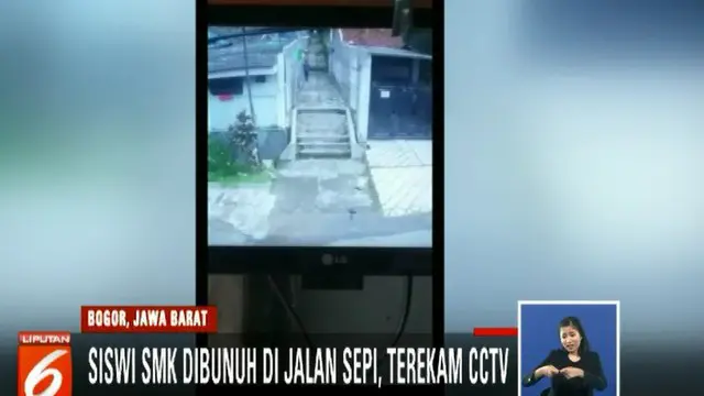 Dalam rekaman kamera pengawas, korban dihampiri seorang lelaki yang diduga sudah menunggu dan bersenjata tajam.