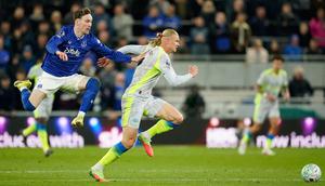 Manchester City harus puas bermain imbang 3-3 kontra Everton pada laga pekan ke-35 Premier League musim ini di Hill Dickinson Stadium, Liverpool, Selasa (05/05/2026) dini hari WIB. Satu dari tiga gol Man City dicetak Erling Haaland. (AP Photo/Dave Thompson)