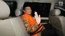 Wali Kota Mojokerto, Masud Yunus berada di dalam mobil usai menjalani pemeriksaan oleh penyidik di gedung KPK, Jakarta, Rabu (8/5). Masud Yunus resmi ditahan untuk 20 hari kedepan untuk mempermudah pemeriksaan. (Merdeka.com/Dwi Narwoko)