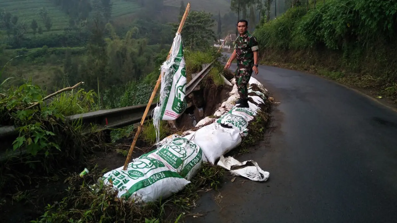 Longsor di Bromo