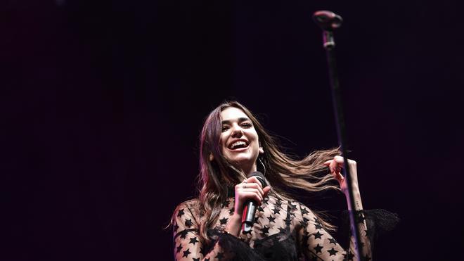 Lirik Lagu Dua Lipa, IDGAF - Celeb Bintang.com