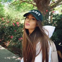Tak hanya itu, para temannya pun takut hubungan mereka akan berakhir begitu saja. (instagram/arianagrande)