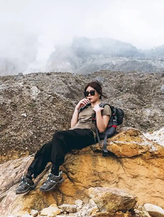 Di sela kesibukannya, Ciwen kerap mengisi waktu luangnya dengan traveling maupun olahraga. Salah satu olahraga yang ia tekuni ia pole dance yang banyak ia bagikan di media sosial. Selain itu belakangan ia banyak mendaki gunung salah satunya ialah Gunung Prau di Jawa Tengah bersama DJ Yasmine. (Liputan6.com/IG/wendywalters)