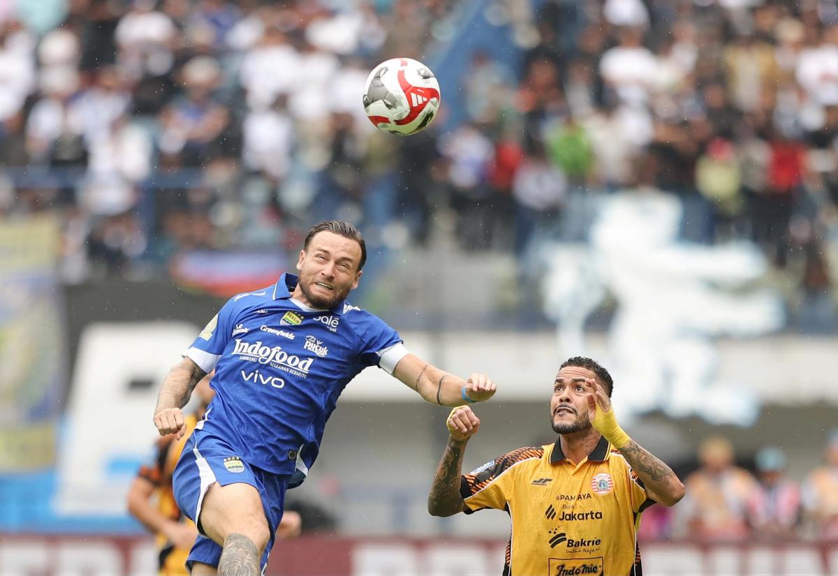 FOTO: Persib Tundukkan Persija dan Rebut Puncak Klasemen