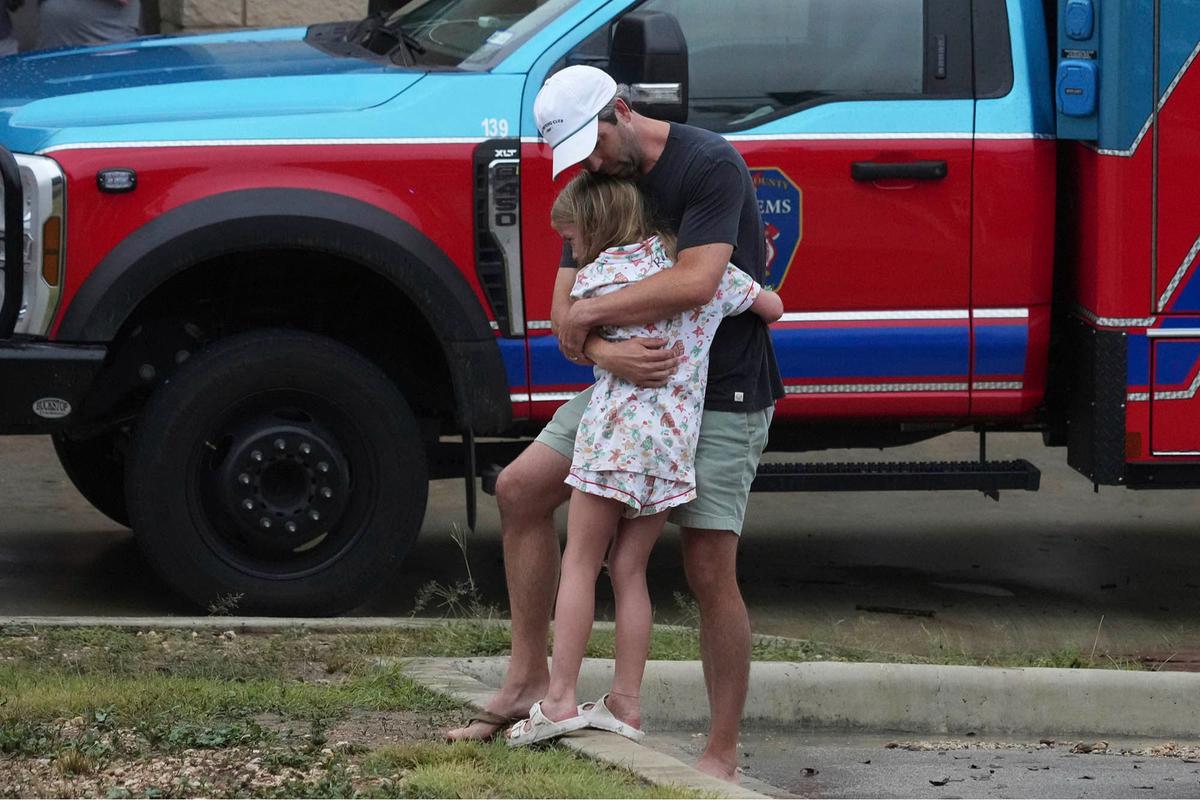 FOTO: Banjir Bandang Terjang Texas, 24 Orang Tewas dan Puluhan Hilang