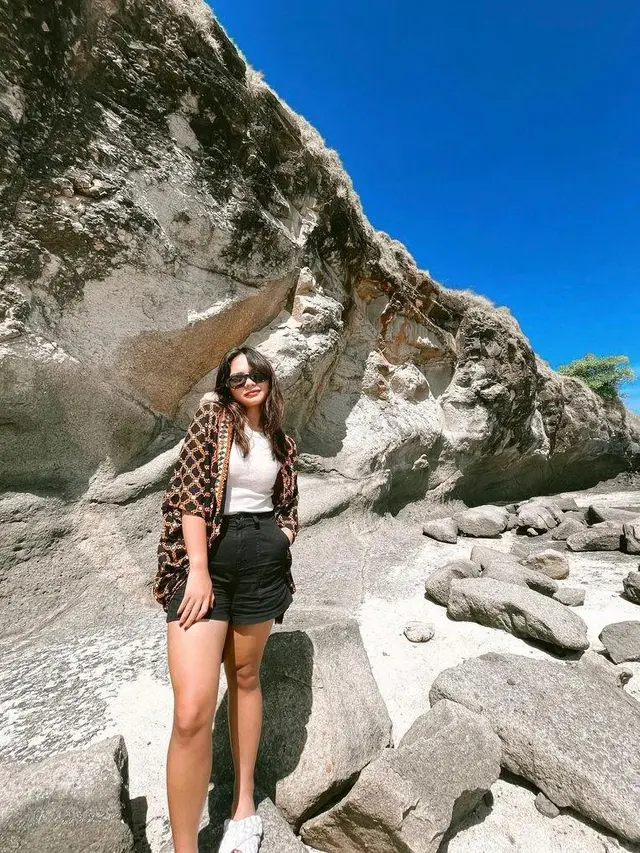 7 Penampilan Terbaru Amel Carla Tunjukkan Tubuh Makin Langsing usai Berat Badan Turun 13 Kg