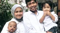 Potret Dede Sunandar dan sang istri, Karen Hertatum. (Sumber: Instagram/@dede_sunandar)