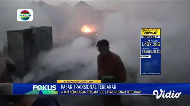 Pasar tradisional di Kecamatan Campurdarat, Tulungagung, Jawa Timur, pada Rabu (17/3) dini hari mengalami kebakaran hebat. Sehingga meluluhlantakkan 60 persen bangunan di dalamnya. Api baru berhasil dipadamkan sekitar 4 jam kemudian.