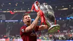 James Milner diketahui telah mencatatkan 280 kali penampilan dengan mencetak 26 gol dan 44 assist. Bergabung dari Manchester City pada 2015, Milner telah memenangkan banyak trofi bergengsi bersama Liverpool, seperti gelar juara Liga Inggris dan Piala Liga Champions. (AFP/Javier Soriano)