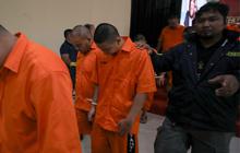 FOTO: Tampang 24 Tersangka Kasus Judi Online yang Libatkan Pegawai Komdigi, Pakai Baju Tahanan dan Cuma Nunduk