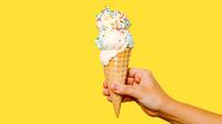 Funny ice cream jokes to make your day sweeter. (Photo: Zach Camp/Unsplash)