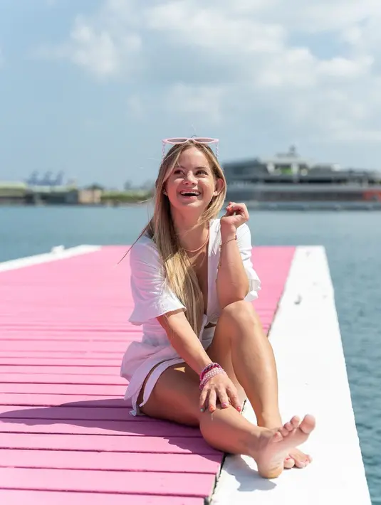 Sofia merayakan keberhasilannya dengan mengunggah foto kampanye tersebut di akun Instagram miliknya. (Foto: Instagram/ Sofia Jirau).