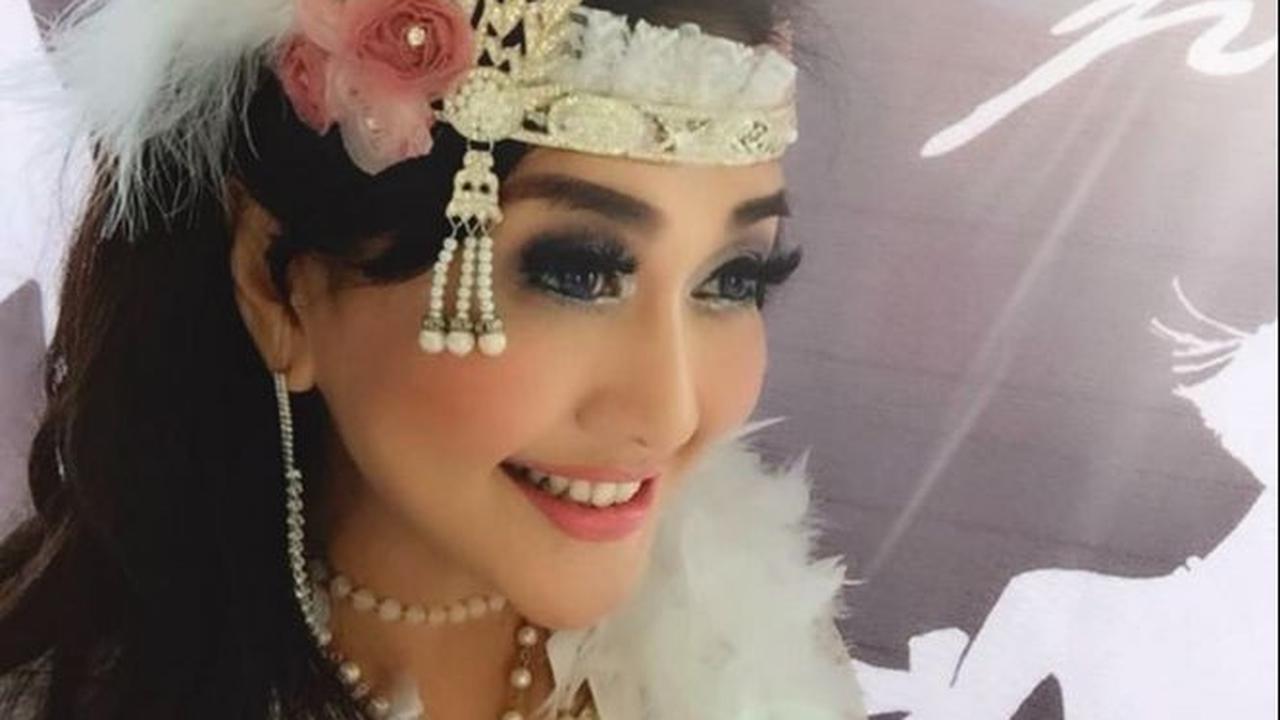 Paramitha Rusady, seorang artis senior yang sangat dihormati, mewakili keturunan keraton Sumedang Larang.