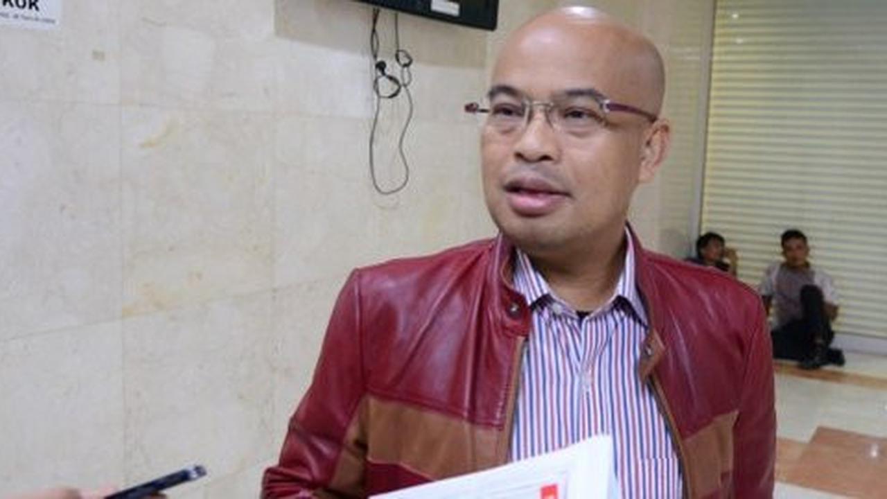 Desmond bantah Prabowo melarang ke luar negeri karena Fadli Zon