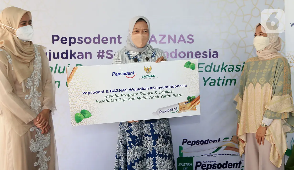 Melalui program Donasi dan Edukasi Kesehatan Gigi dan Mulut Anak Yatim, Pepsodent dan BAZNAS menyalurkan donasi 31 fasilitas sikat gigi dan 150 paket edukasi kapada anak yatim piatu di 746 panti yang tersebar di wilayah Indonesia pada kegiatan Wujudkan #SenyumIndonesia. (Liputan6.com/HO/Bon)