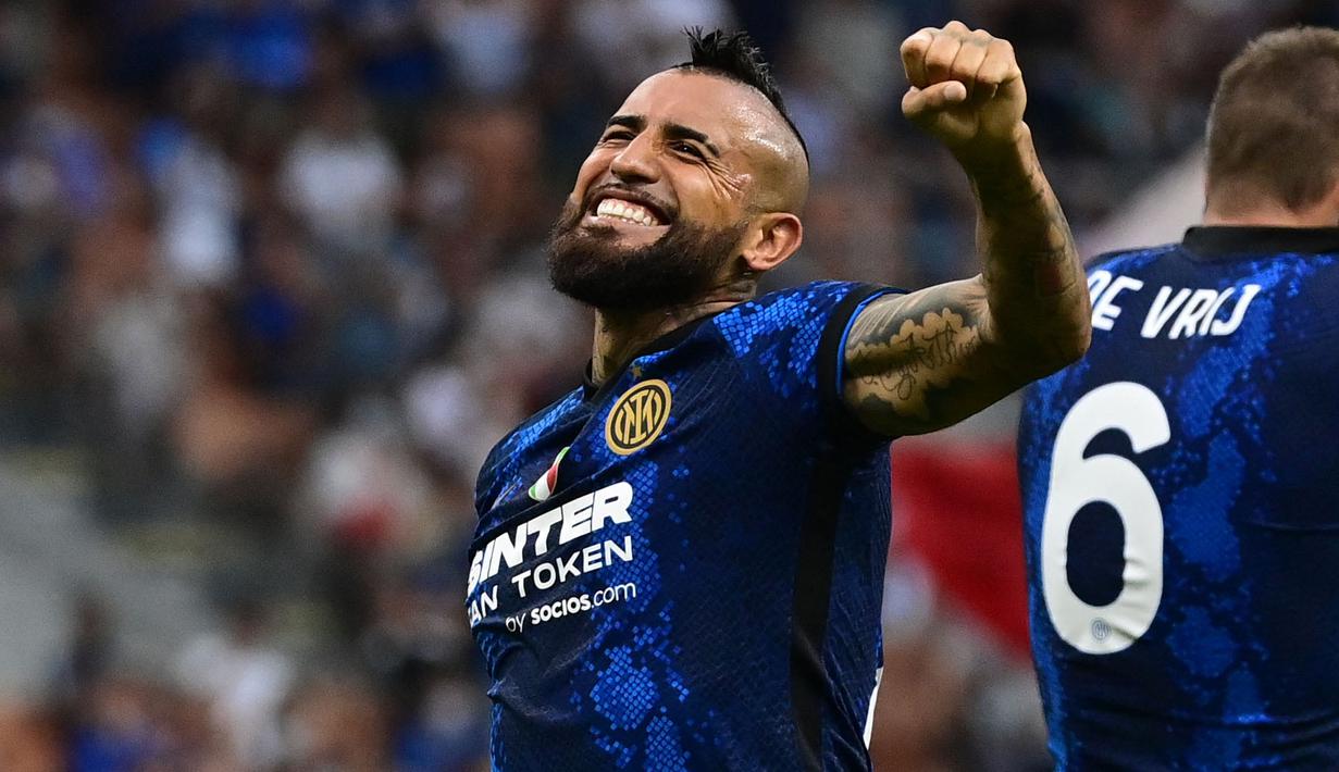 Gol tambahan Inter Milan benar-benar terjadi pada menit ke-74. Arturo Vidal sukses mengkonversi umpan Nicolo Barella untuk mengubah papan skor menjadi 3-0. (Foto: AFP/Miguel Medina)