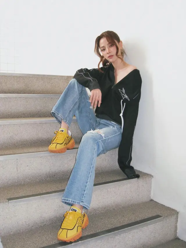 8 Inspirasi Outfit Denim yang Fashionable dari Baifern Pimchanok, Bisa Buat Ngedate hingga Ngampus