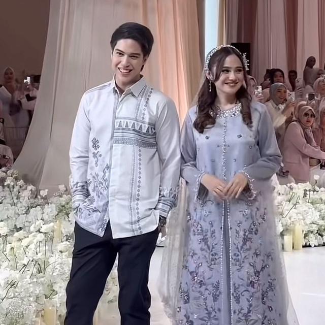 Shifa Hadju dan El Rumi Tampil Bareng di Catwalk, Gayanya Jadi Inspirasi Busana Sarimbitan. (DOK: TikTok  @rumiivibes)