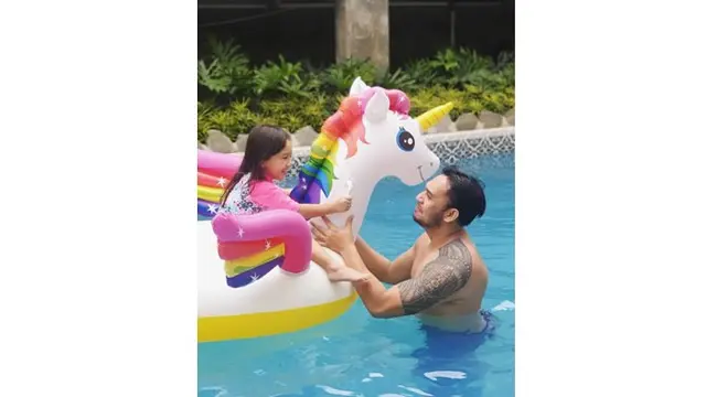 Kini Igo lebih fokus pada keluarga, ia kerap menghabiskan waktu dengan anaknya.