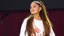 Ledakan bom yang terjadi di penghujung konsernya, Ariana Grande tak lepas tangan terhadap korban ledakan tersebut. Setelah kejadian tersebut, Ariana kembali ke Manchester dan mendatangi para korban. (AFP/Bintang.com)