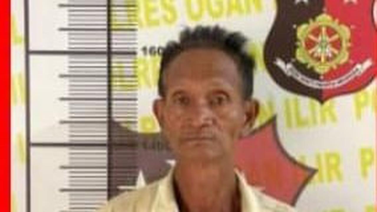 Tim memergoki pegawai sedang melakukan proses pemindahan BBM hasil sulingan tradisional asal Musi Banyuasin ke sejumlah drum.